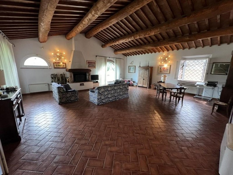 Villa in Vendita a Cecina, 900'000€, 270 m², arredato, con Box
