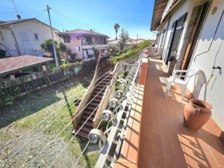Appartamento in Vendita a Massa, 274'000€, 150 m², arredato