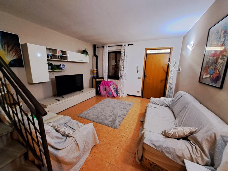 Villetta a schiera in Vendita a Peccioli, zona Fabbrica, 180'000€, 200 m², con Box