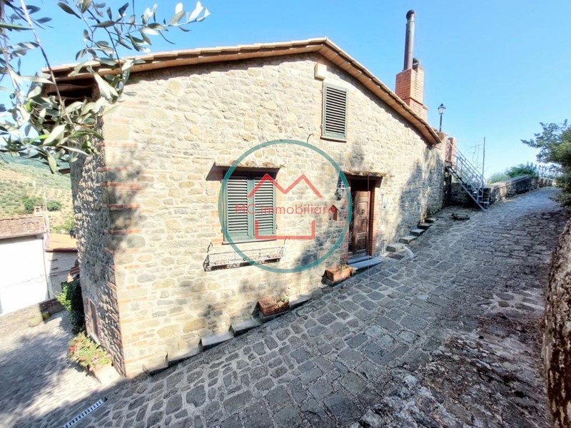 Quadrilocale in Vendita a Massa e Cozzile, zona Massa, 130'000€, 105 m²