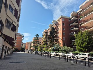 Negozio in Vendita a Bari, 90'000€, 55 m²