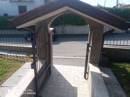 Casa Indipendente in Vendita a Treglio, 250 m²