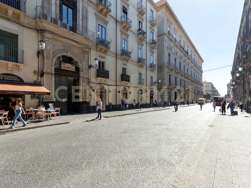 Appartamento in Vendita a Catania, 649'000&euro;, 269 m²