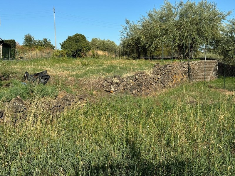 Terreno edificabile in Vendita a Aci Sant'Antonio, zona Lavinaio, 110'000€, 560 m²