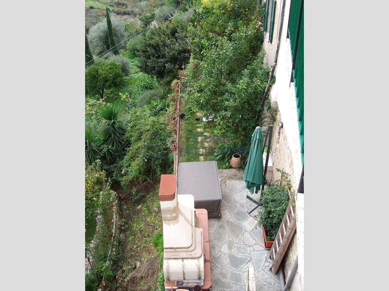 Casa Semi Indipendente in Vendita a Castellaro, 270'000€, 200 m²