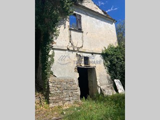 Casa Indipendente in Vendita a Civezza, 120'000€, 80 m²