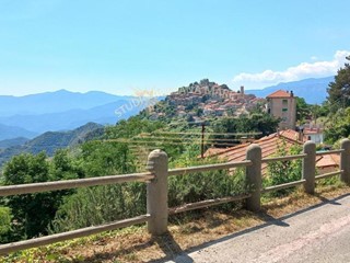 Quadrilocale in Vendita a Bajardo, 65'000€, 99 m²