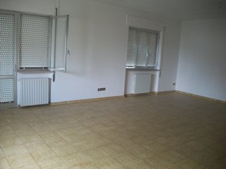 Trilocale in Vendita a Castel Frentano, 95'000&euro;, 145 m²