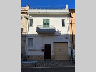Casa Semi Indipendente in Vendita a Paglieta, 150'000€, 