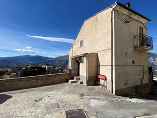 Casa Semi Indipendente in Vendita a Torricella Peligna, 39'000€, 100 m²