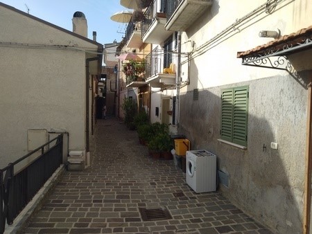 Casa Semi Indipendente in Vendita a Castel Frentano, 68'000€, 150 m²