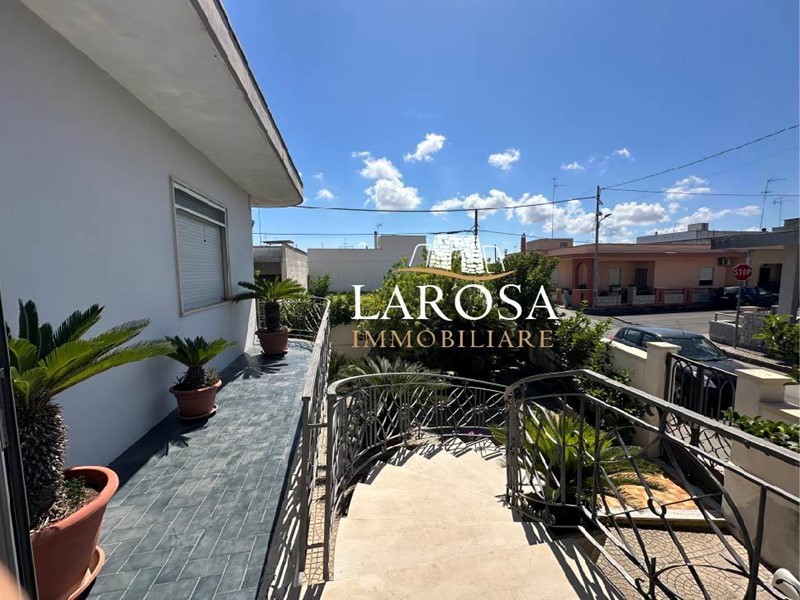 Casa Indipendente in Vendita a Melendugno, 320 m², con Box