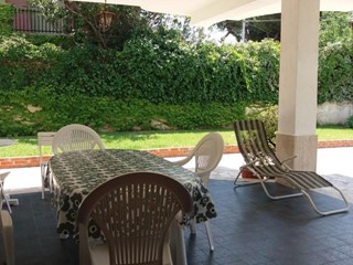 Casa Semi Indipendente in Affitto a Siracusa, zona Fontane Bianche, 700€, 90 m², arredato