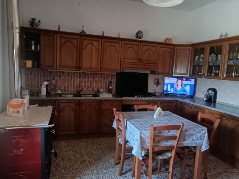 Casa Indipendente in Vendita a Lamezia Terme, 170'000€, 220 m²
