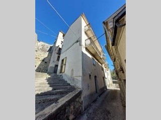 Casa Semi Indipendente in Vendita a Civitaluparella, 30'000€, 150 m²