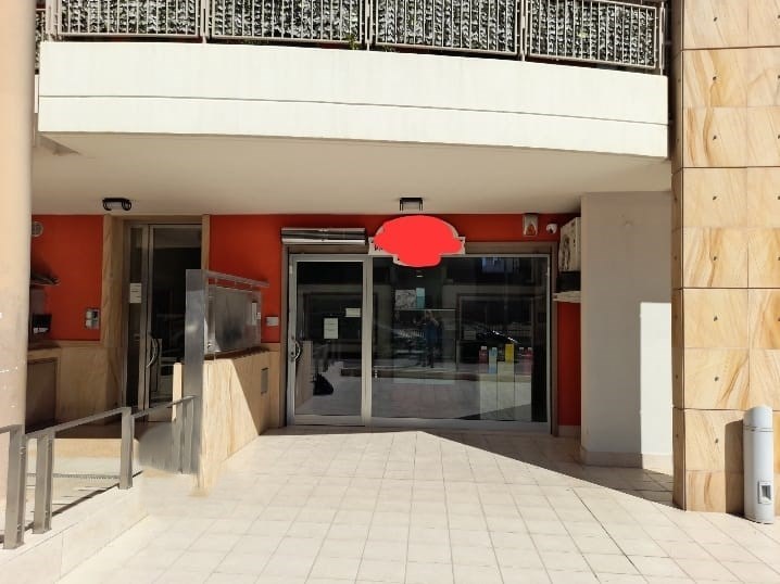 Immobile commerciale in Vendita a Adelfia, zona vico II di via Canella, 6/A, 120'000€, 44 m²