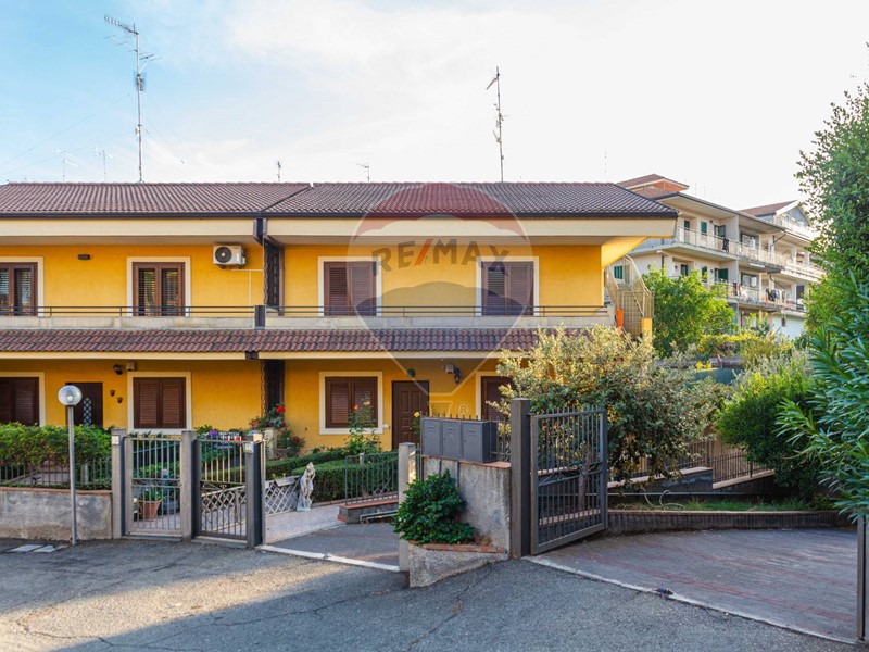 Quadrilocale in Vendita a Aci Sant'Antonio, 160'000€, 86 m²