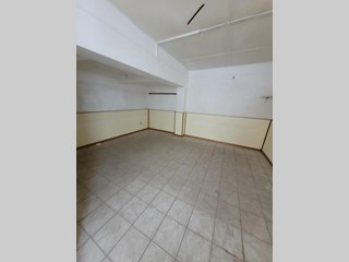 Immobile commerciale in Vendita a San Giuliano Terme, 90'000€, 130 m²