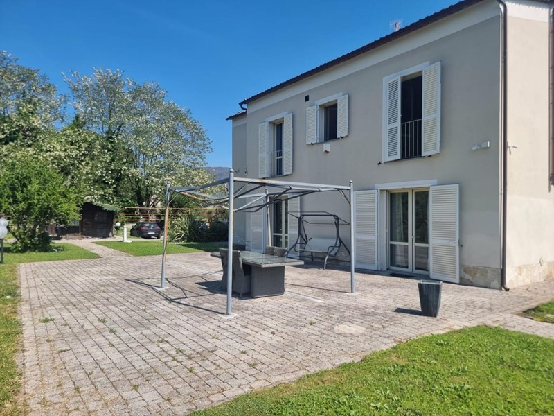 Villa in Vendita a San Giuliano Terme, zona San Martino a Ulmiano, 580'000€, 280 m²