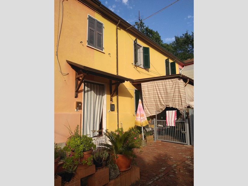Casa Indipendente in Vendita a Castelnuovo Magra, 145'000&euro;, 85 m²