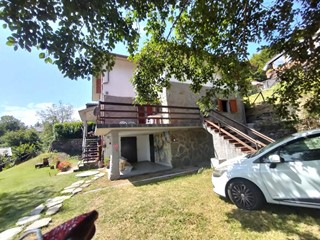 Villa bifamiliare in Vendita a Zeri, 98'000€, 110 m², arredato