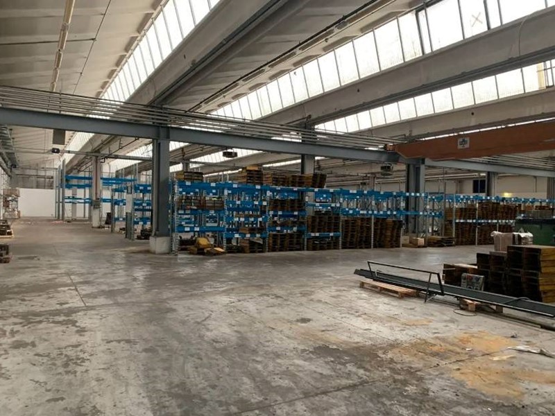 Capannone in Vendita a Torreglia, 3'100'000€, 8548 m²