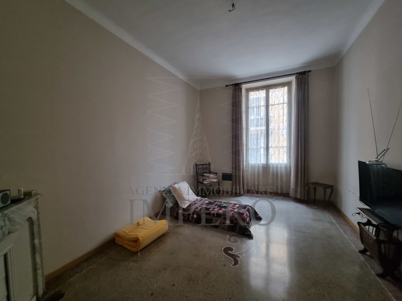 Appartamento in Vendita a Ventimiglia, zona Centro, 165'000€, 110 m²