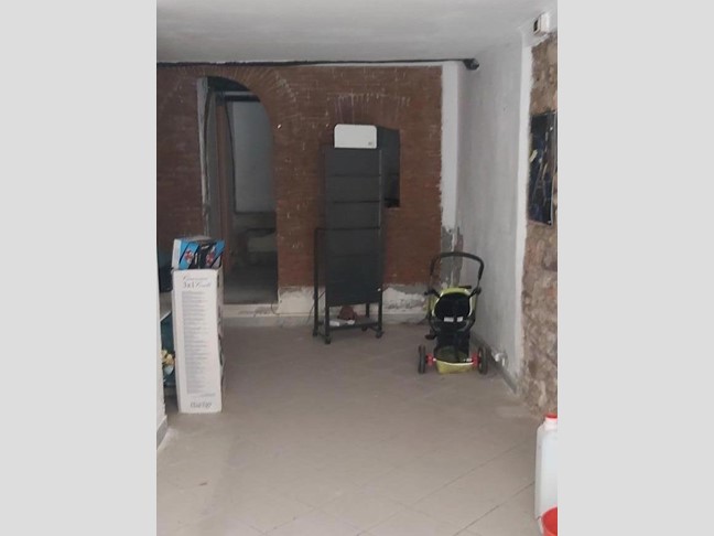 Magazzino in Vendita a Carrara, 35'000€, 45 m²