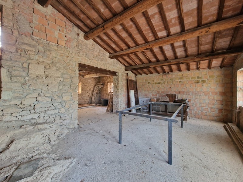 Casa Indipendente in Vendita a Baschi, 250'000&euro;, 200 m², con Box