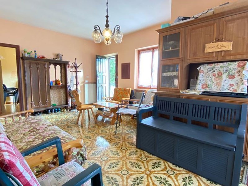 Casa Indipendente in Vendita a Tiglieto, 115'000€, 182 m²