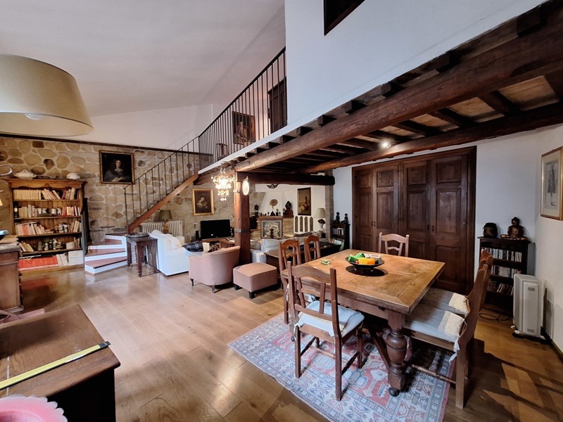 Casa Indipendente in Vendita a Nazzano, 310'000€, 200 m²