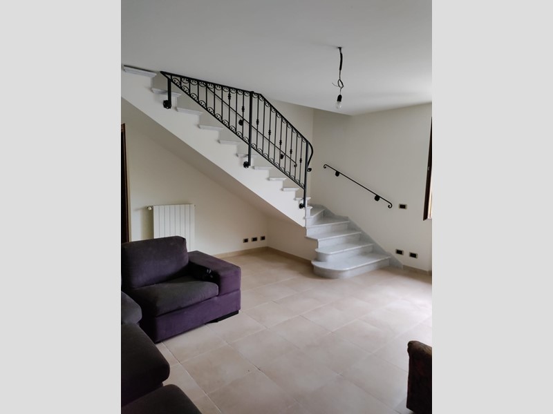 Casa Indipendente in Vendita a Castelnuovo Magra, 450'000&euro;, 220 m²