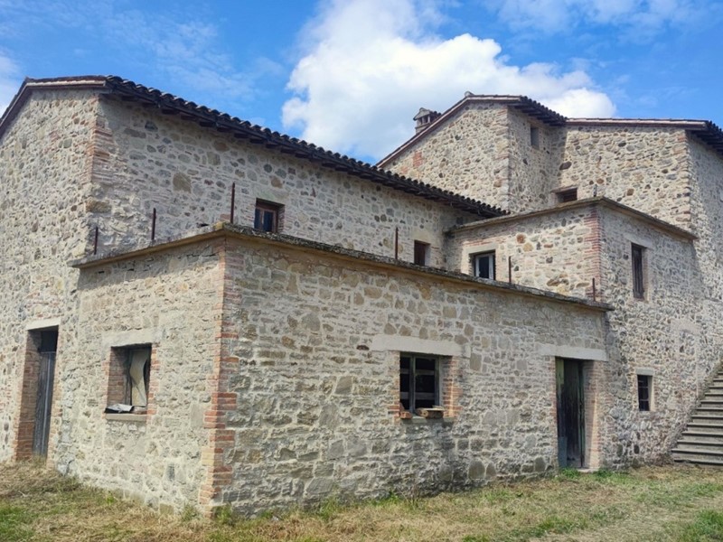 Casa Indipendente in Vendita a Monte Castello di Vibio, 295'000€, 500 m²
