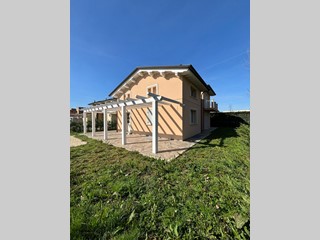 Villa in Vendita a Pietrasanta, 930'000€, 220 m²
