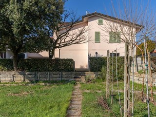 Villa in Vendita a Cerreto Guidi, zona Ripoli, 407'000€, 140 m², con Box