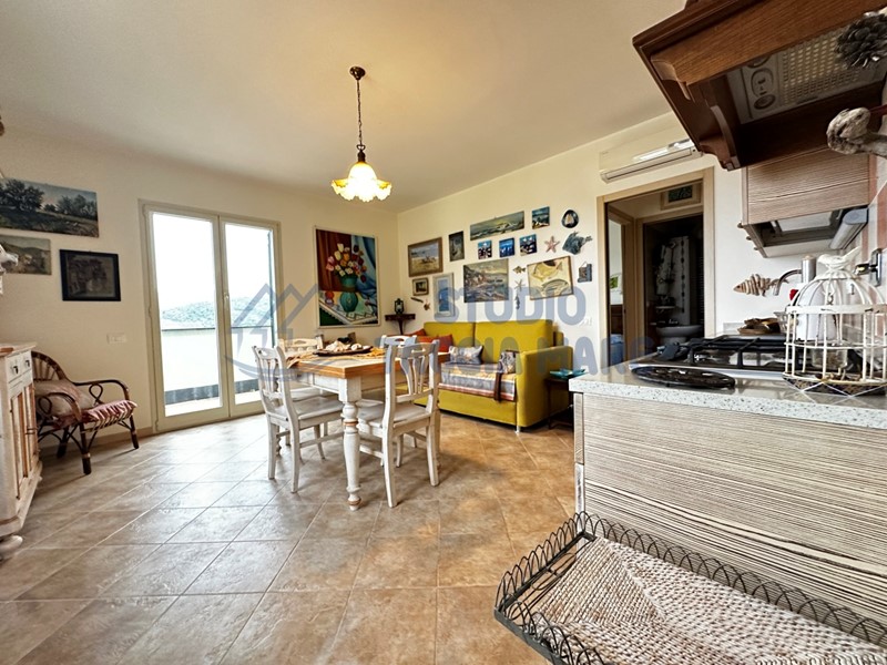 Bilocale in Vendita a Civezza, 239'000€, 45 m², arredato, con Box