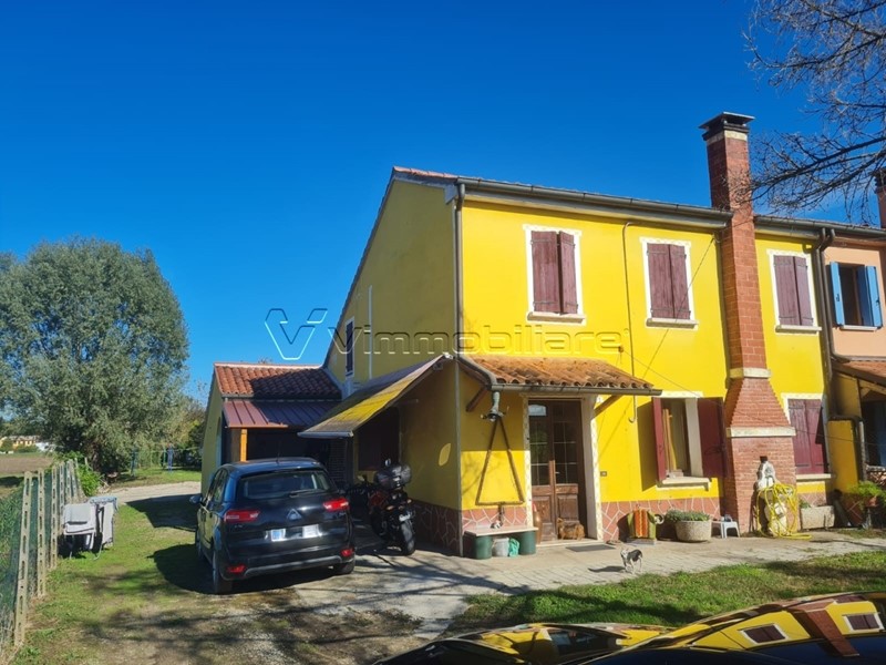 Casa Indipendente in Vendita a Borgo Veneto, 163'000€, 175 m², con Box