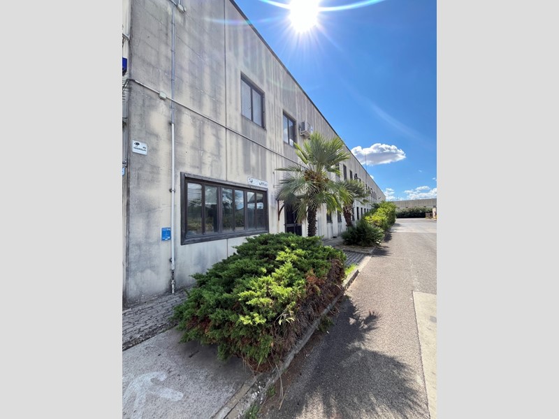 Capannone in Vendita a Melfi, 7285 m²