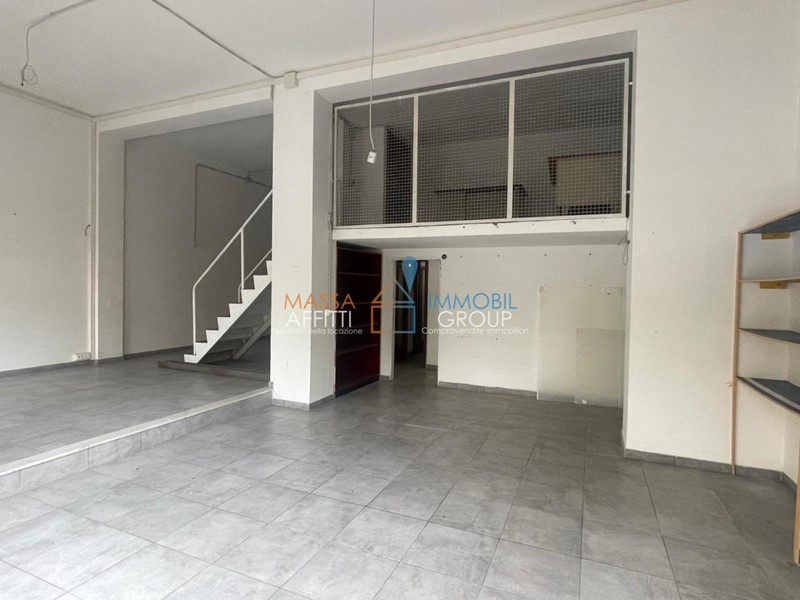 Immobile commerciale in Vendita a Massa, 180'000€, 86 m²
