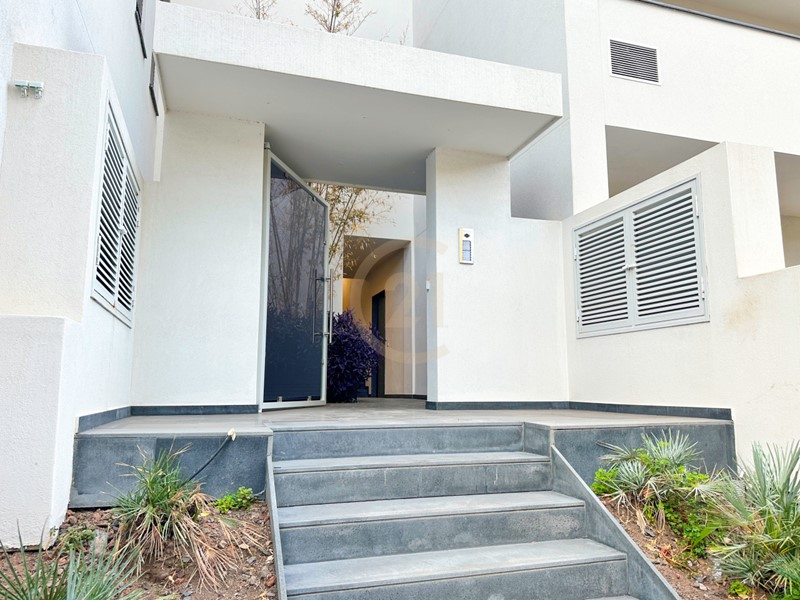 Appartamento in Vendita a Riposto, zona Centro, 250'000€, 115 m², con Box