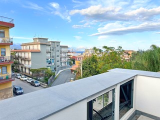 Appartamento in Vendita a Riposto, zona Centro, 250'000€, 115 m², con Box