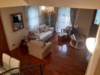 Appartamento in Vendita a Massa, zona Ronchi, 470'000€, 124 m², arredato, con Box