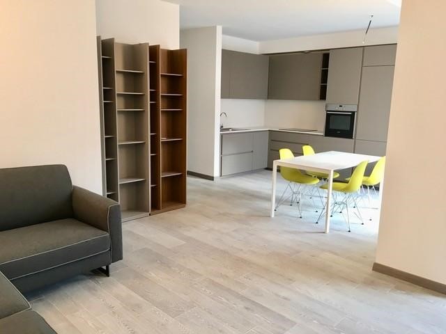 Bilocale in Vendita a Massa, 250'000€, 60 m², arredato, con Box