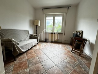 Appartamento in Vendita a Massa, zona Castagnara, 220'000€, 90 m²