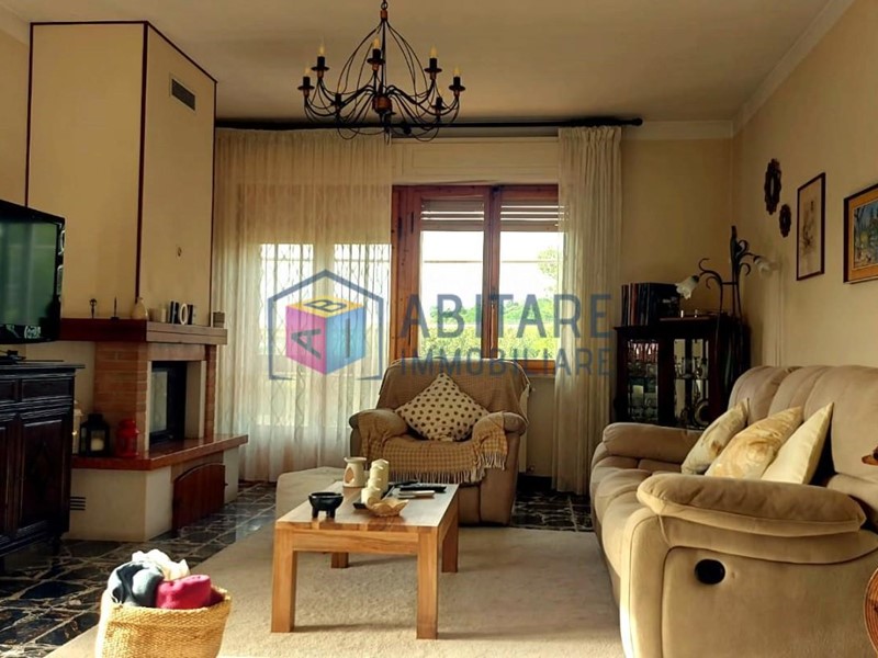 Appartamento in Vendita a Castellina Marittima, zona Le Badie, 320'000€, 181 m², arredato, con Box