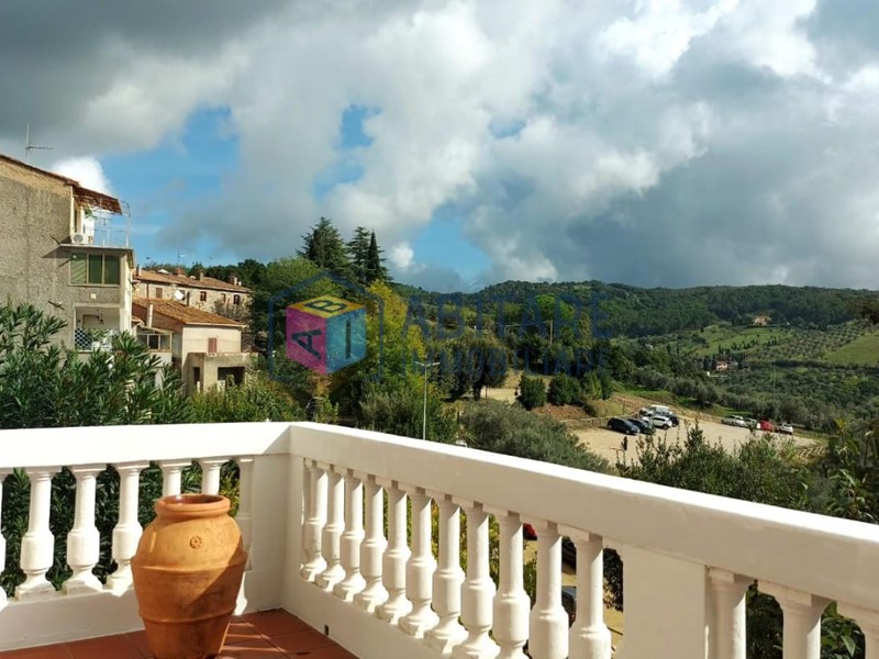 Quadrilocale in Vendita a Riparbella, 158'000€, 77 m², arredato