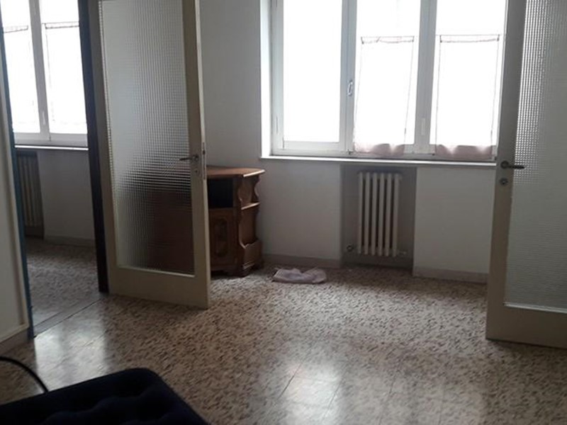 Ufficio in Vendita a Massa, 55'000€, 56 m²