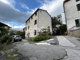 Casa Indipendente in Vendita a Capannori, zona San Ginese, 90'000€, 160 m²