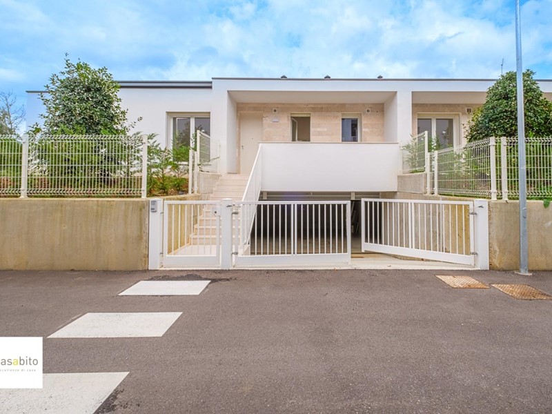 Villa in Vendita a Ponte San Pietro, 690'000€, 290 m², con Box