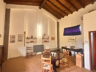 Casa Indipendente in Vendita a Pietra de' Giorgi, 195'000€, 250 m²